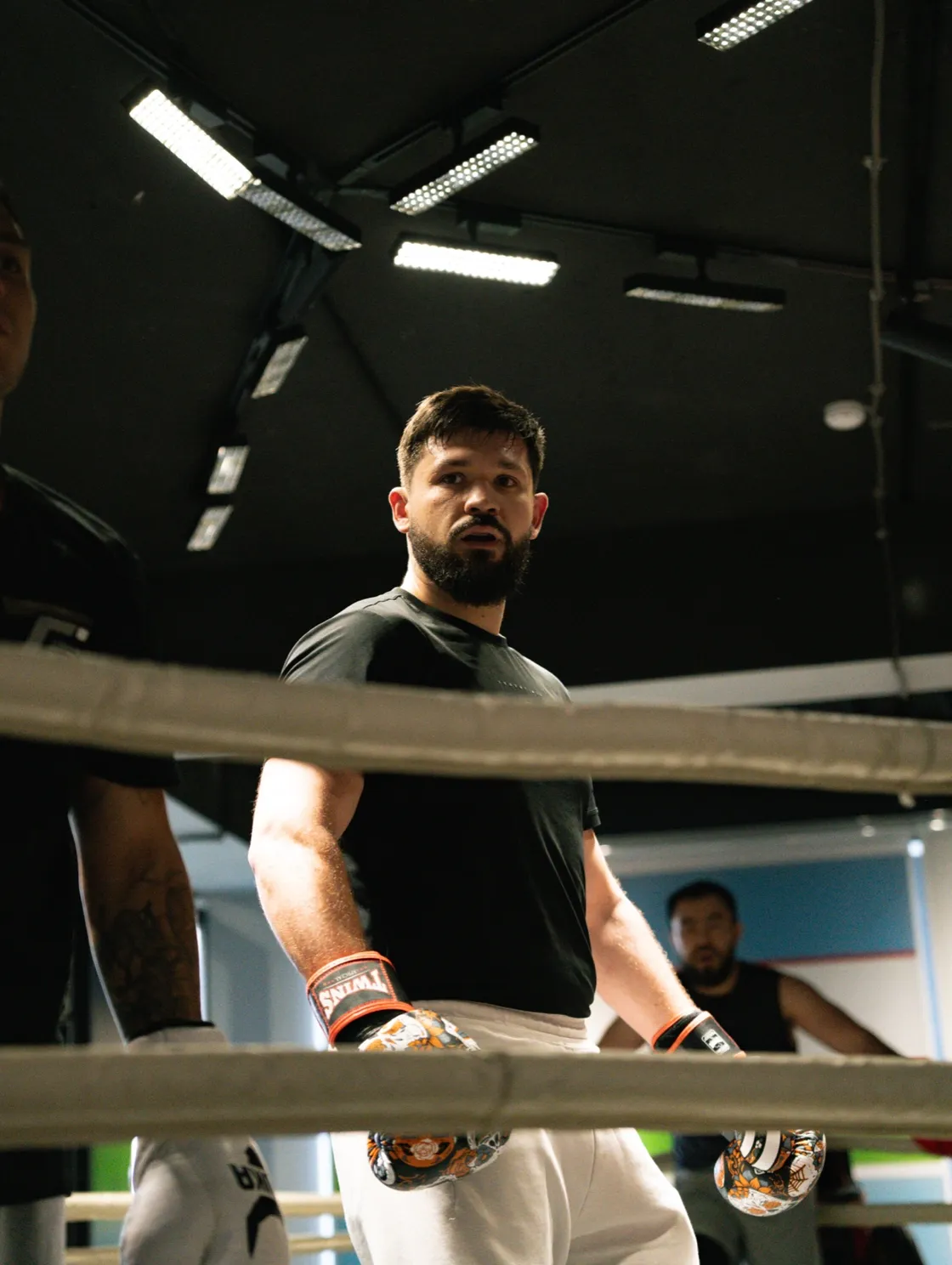 Шахзод — тренер по боксу, Underdog Boxing Club